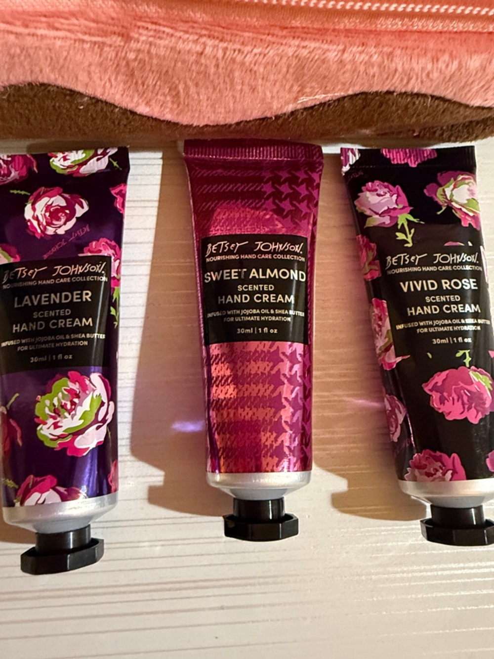 Betsy Johnson, mini hand creams with cute dessert bag unbranded - Picture 4 of 6